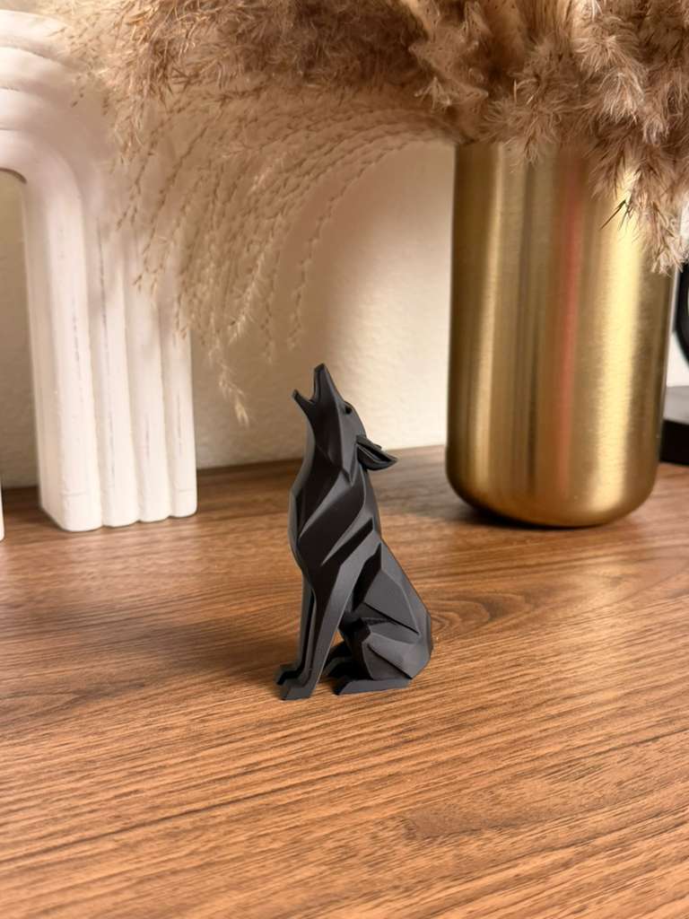 3D Printed Howling Wolf Sculpture