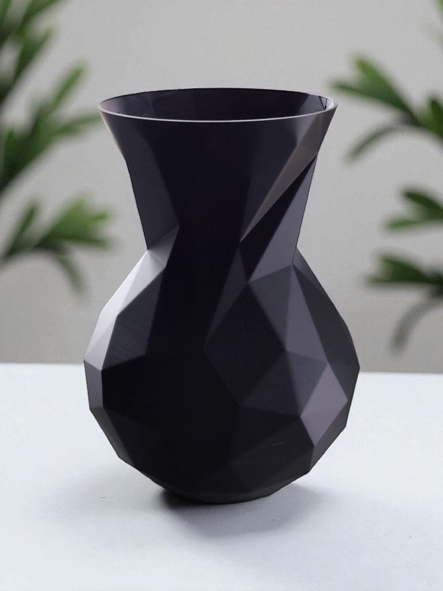 Minimalist Low Poly Vase