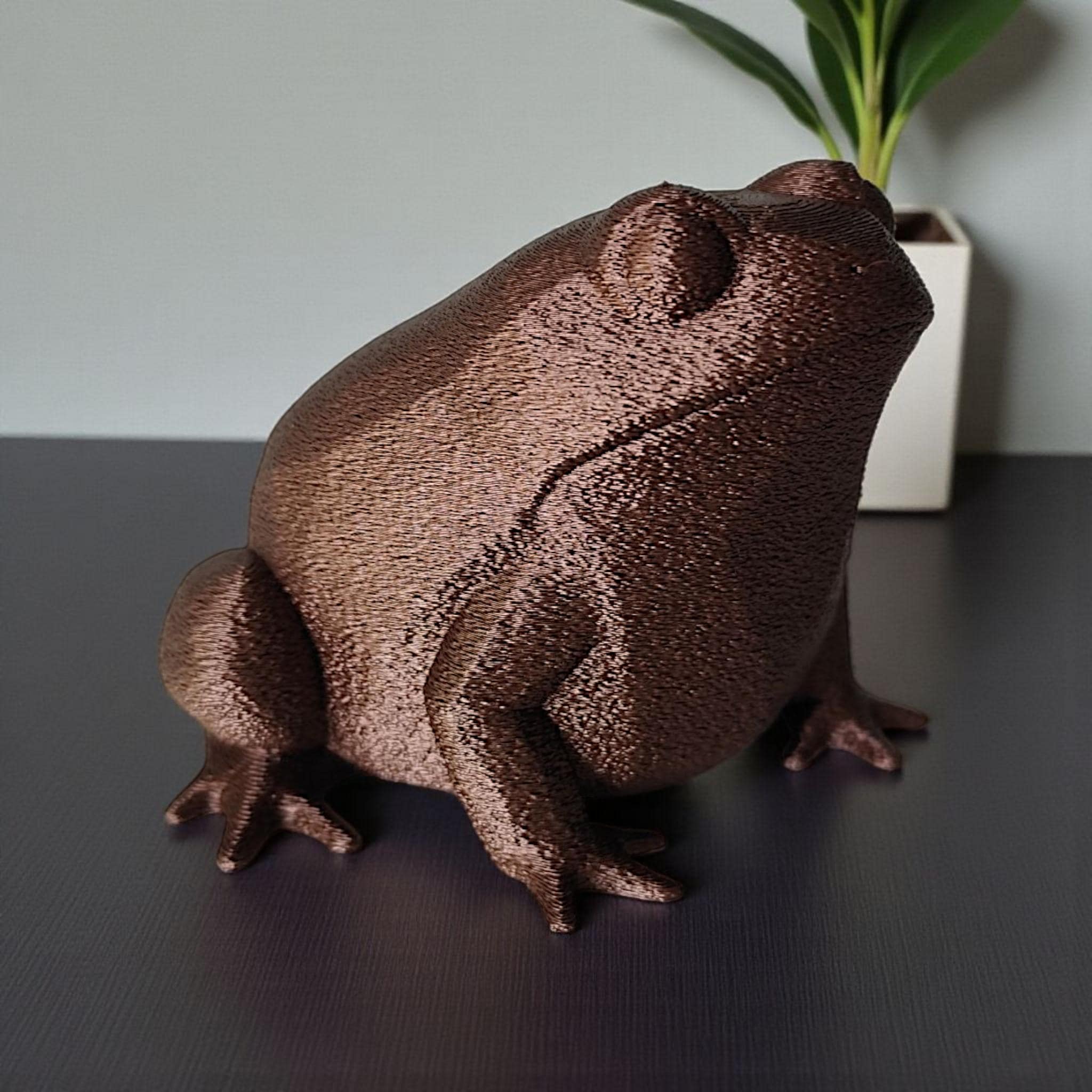 Low Poly Frog Sculpture