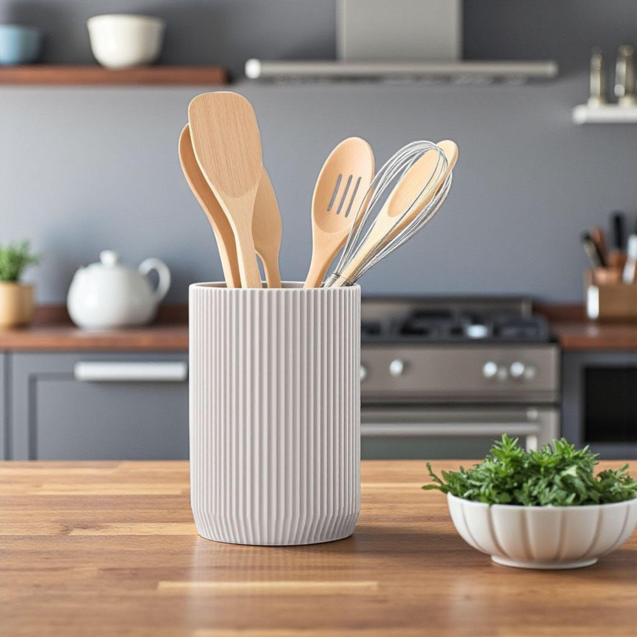 Ribbed Utensil Holder