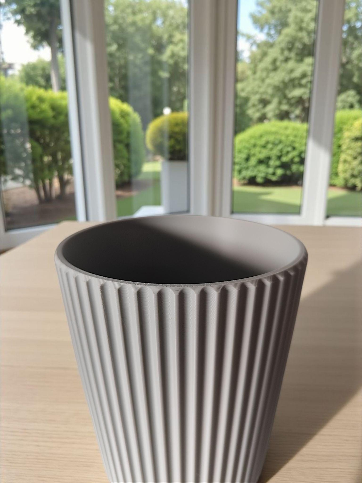 Ribbed Utensil Holder