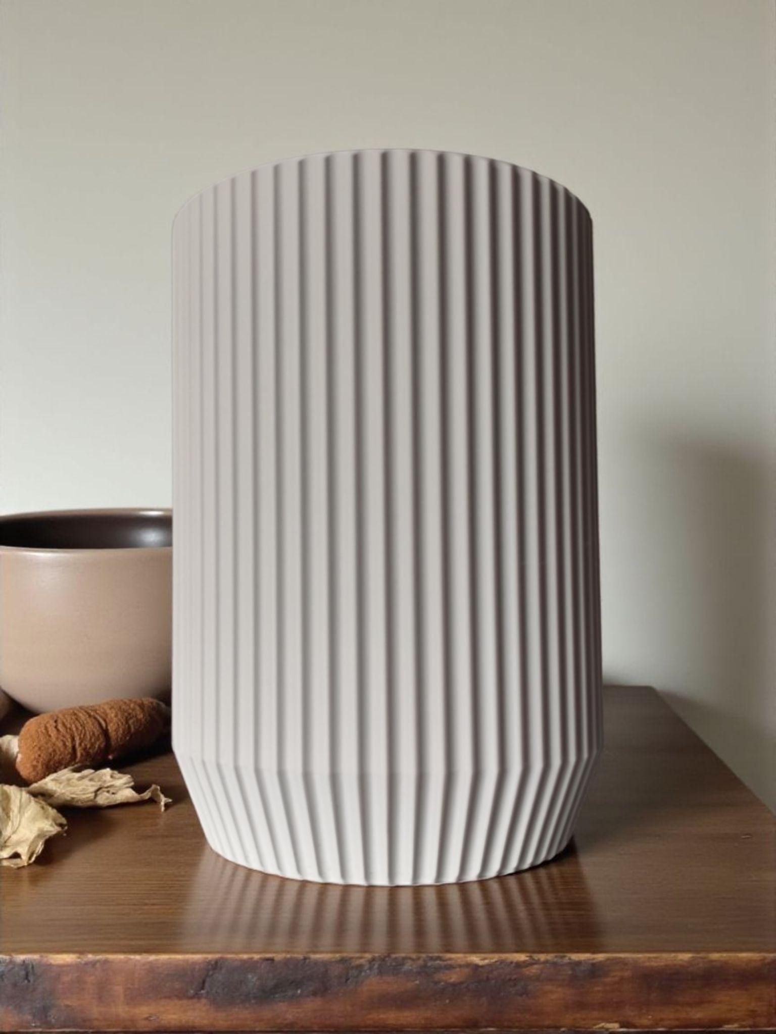 Ribbed Utensil Holder