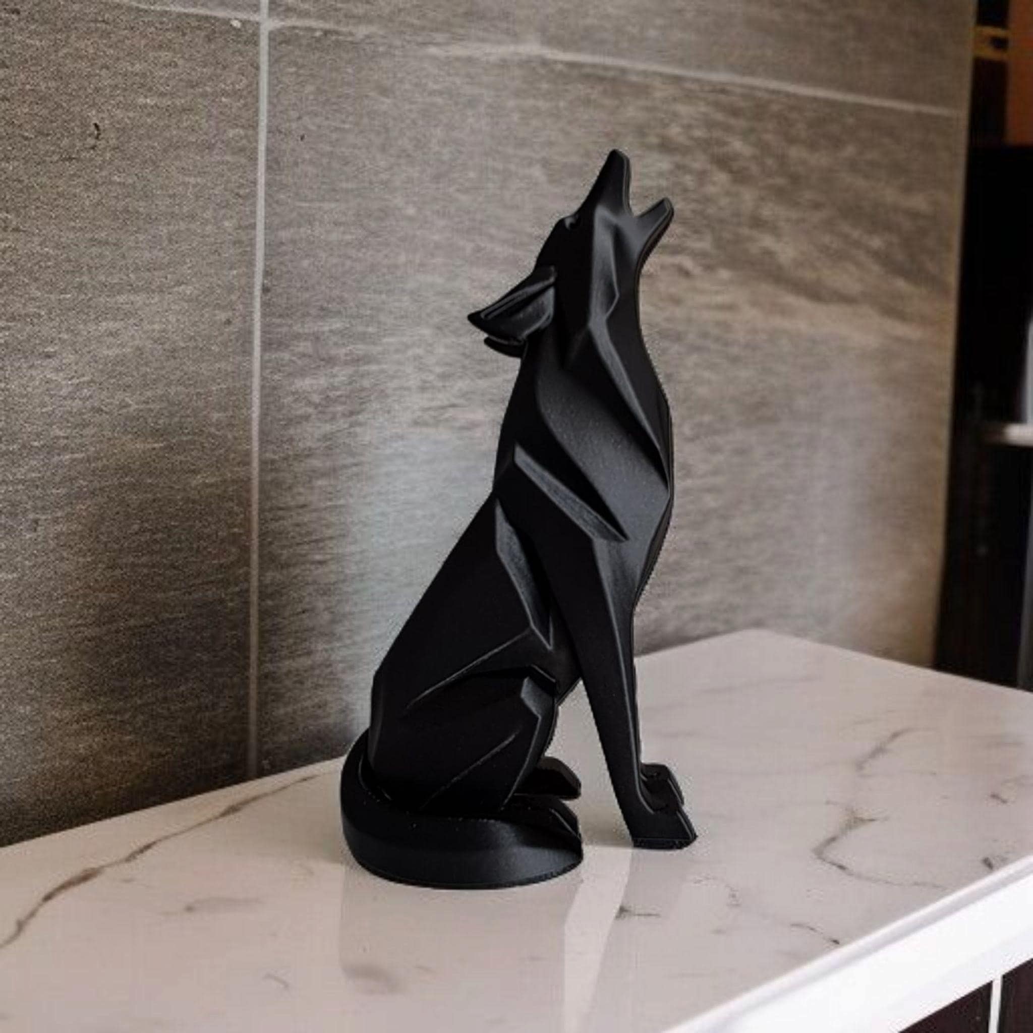 3D Printed Howling Wolf Sculpture