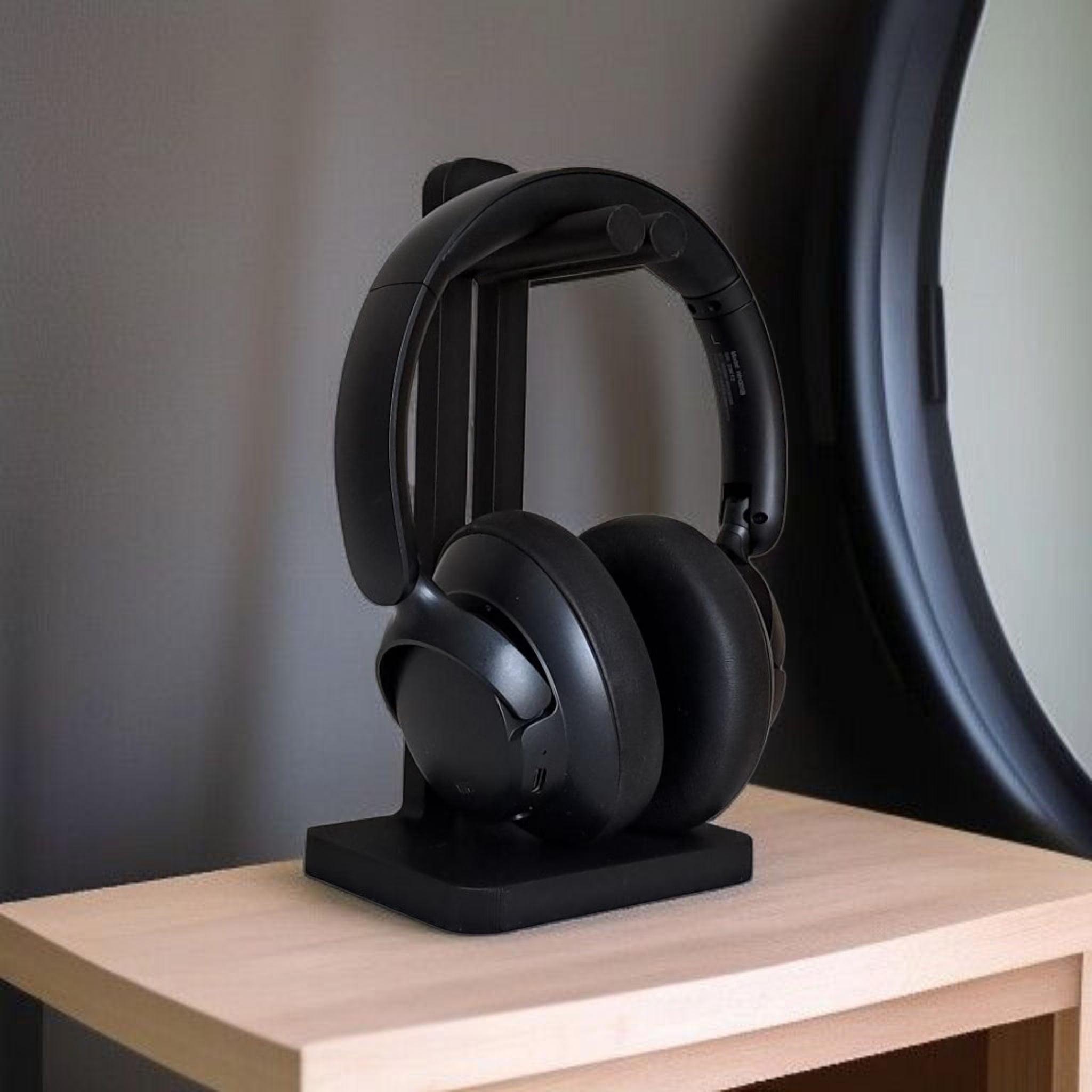 Minimalist Headphone Stand