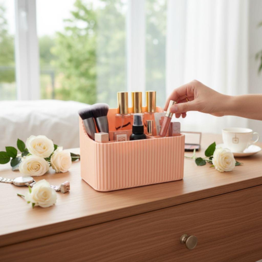 Ribbed Makeup Organizer
