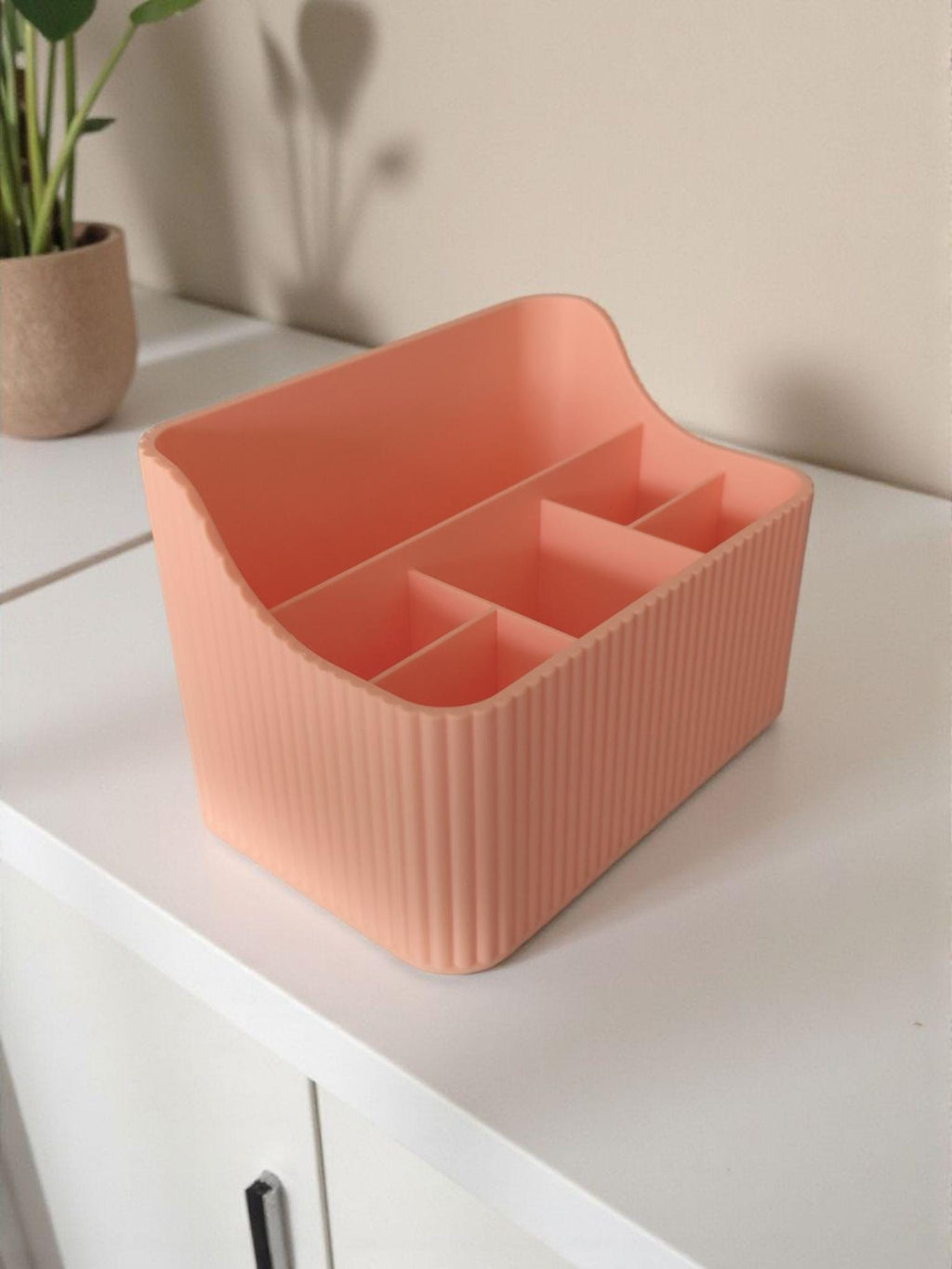 Ribbed Makeup Organizer