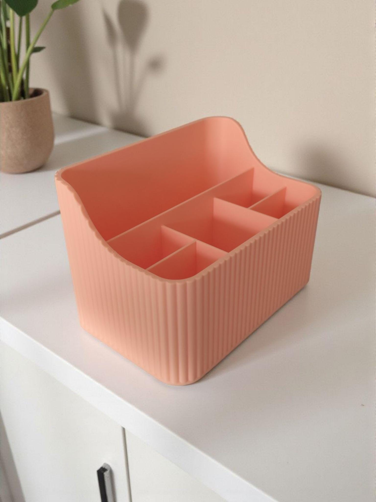 Ribbed Makeup Organizer