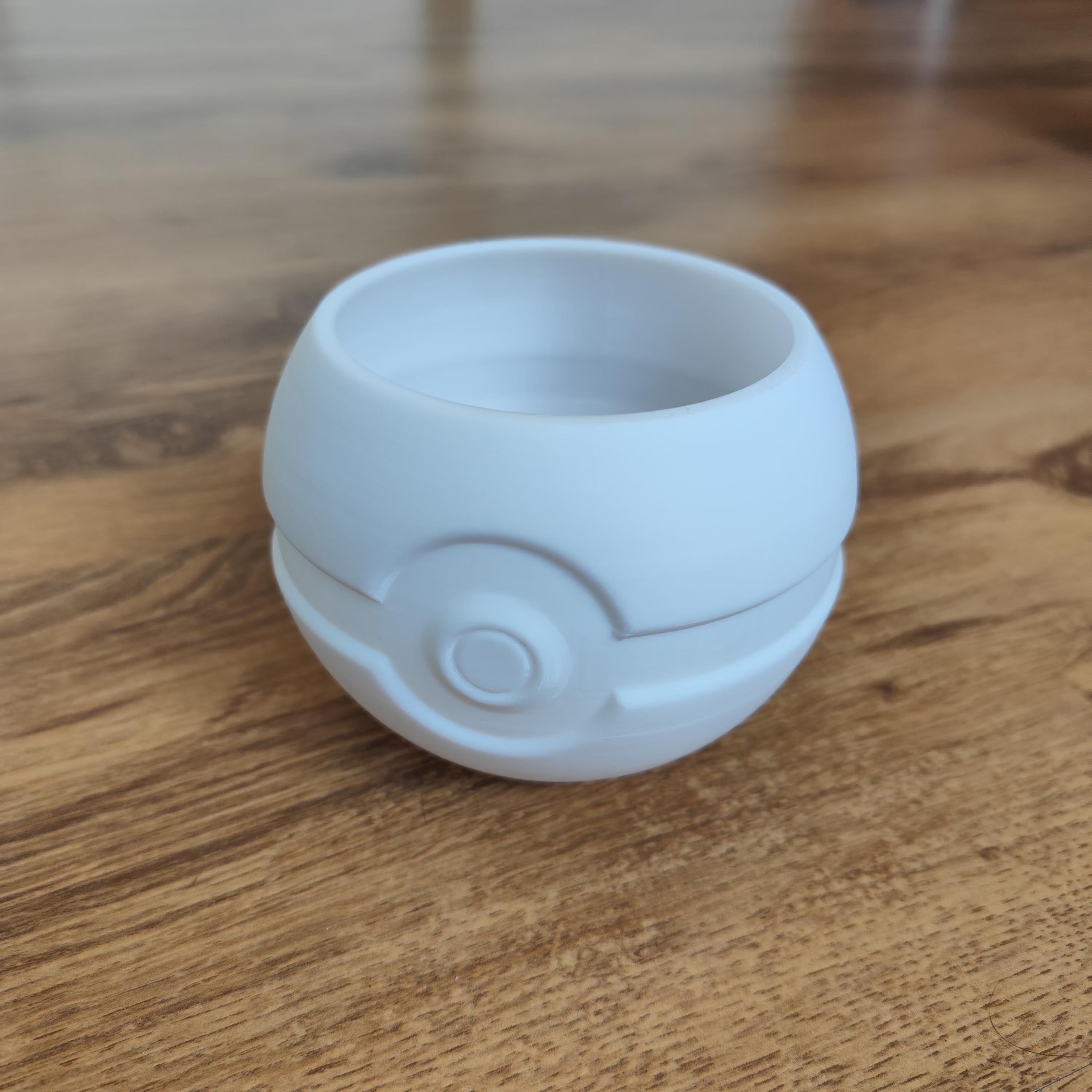 3D Printed Pokeball Pencil Holder