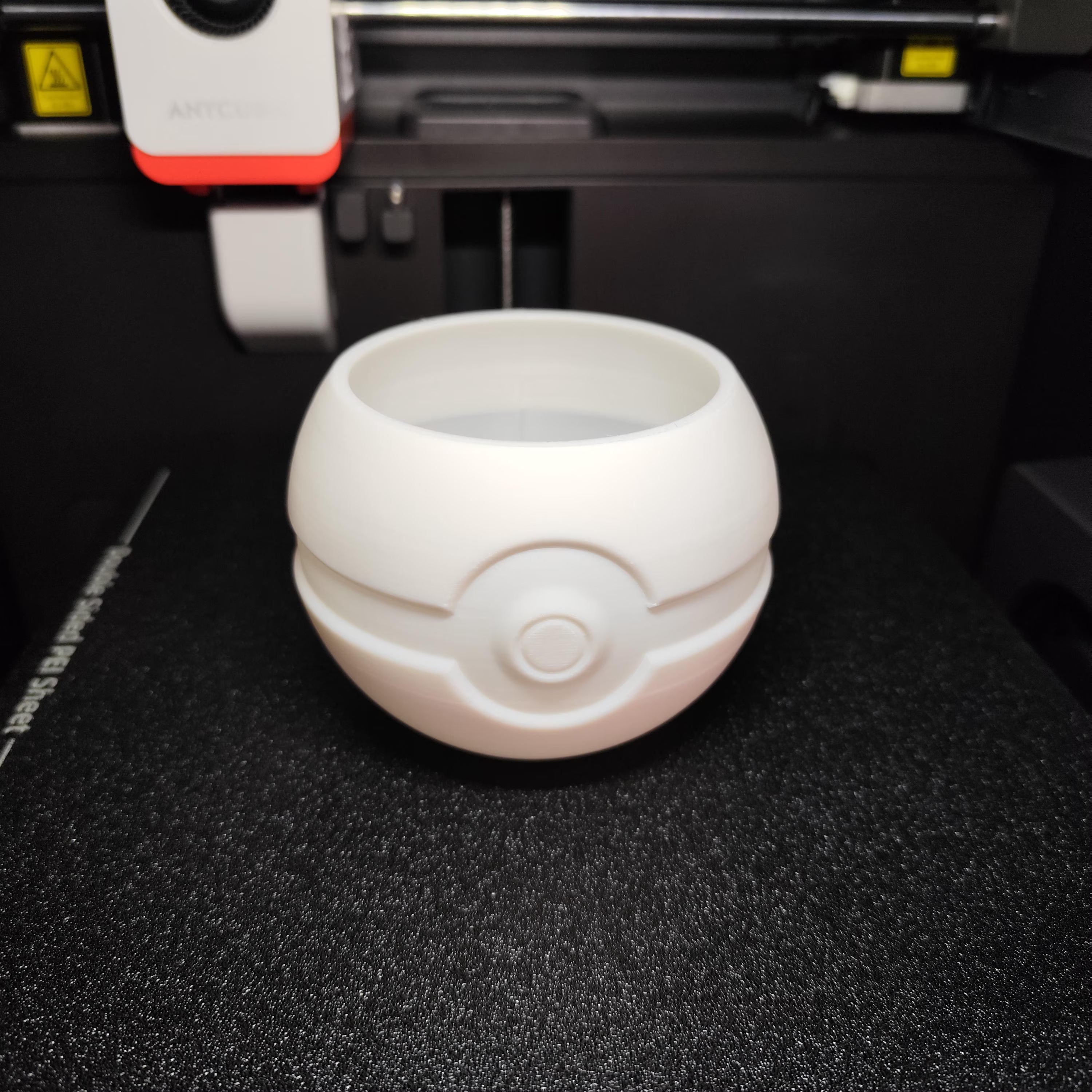 3D Printed Pokeball Pencil Holder