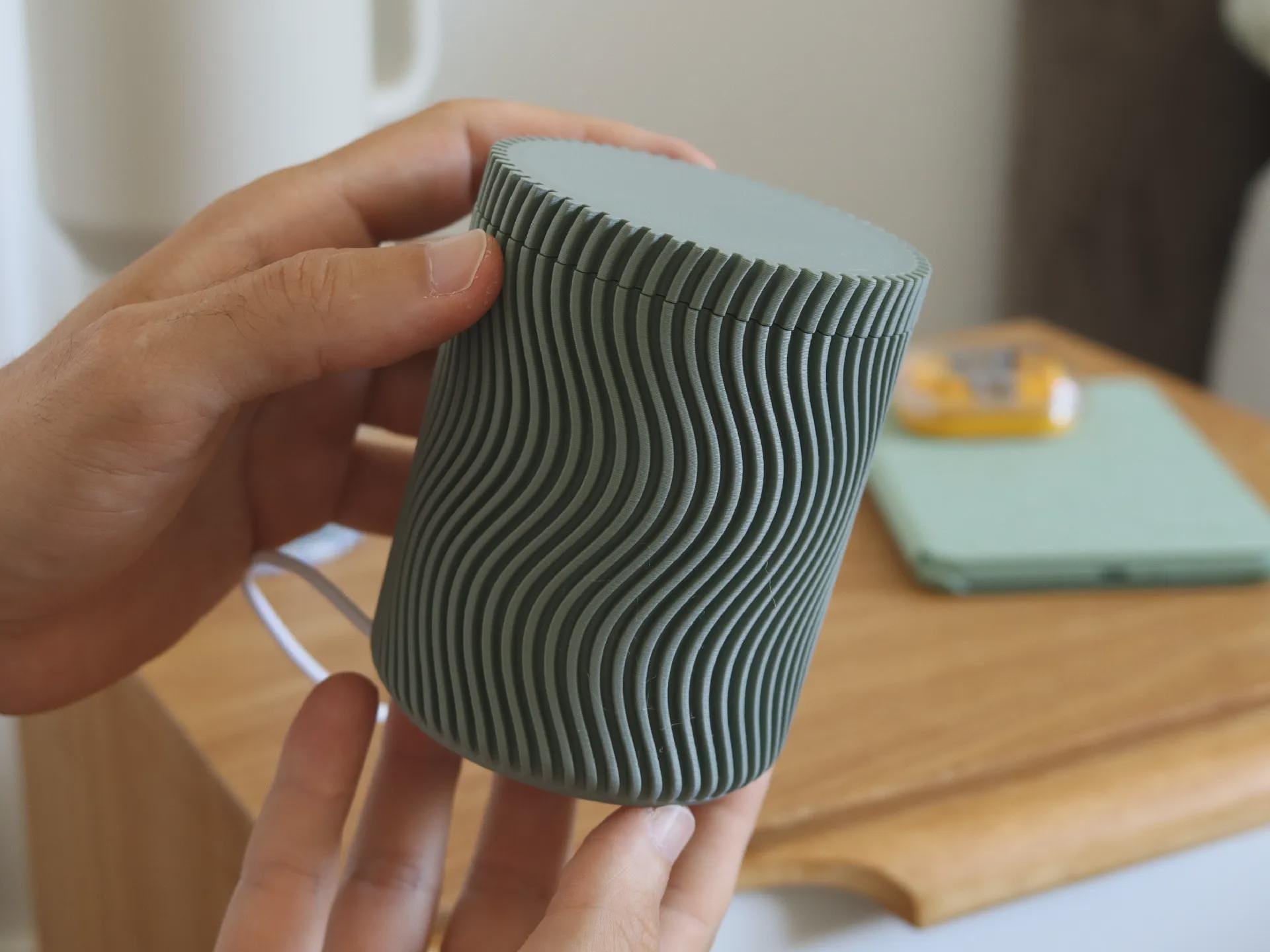 WAVE Portable Lamp