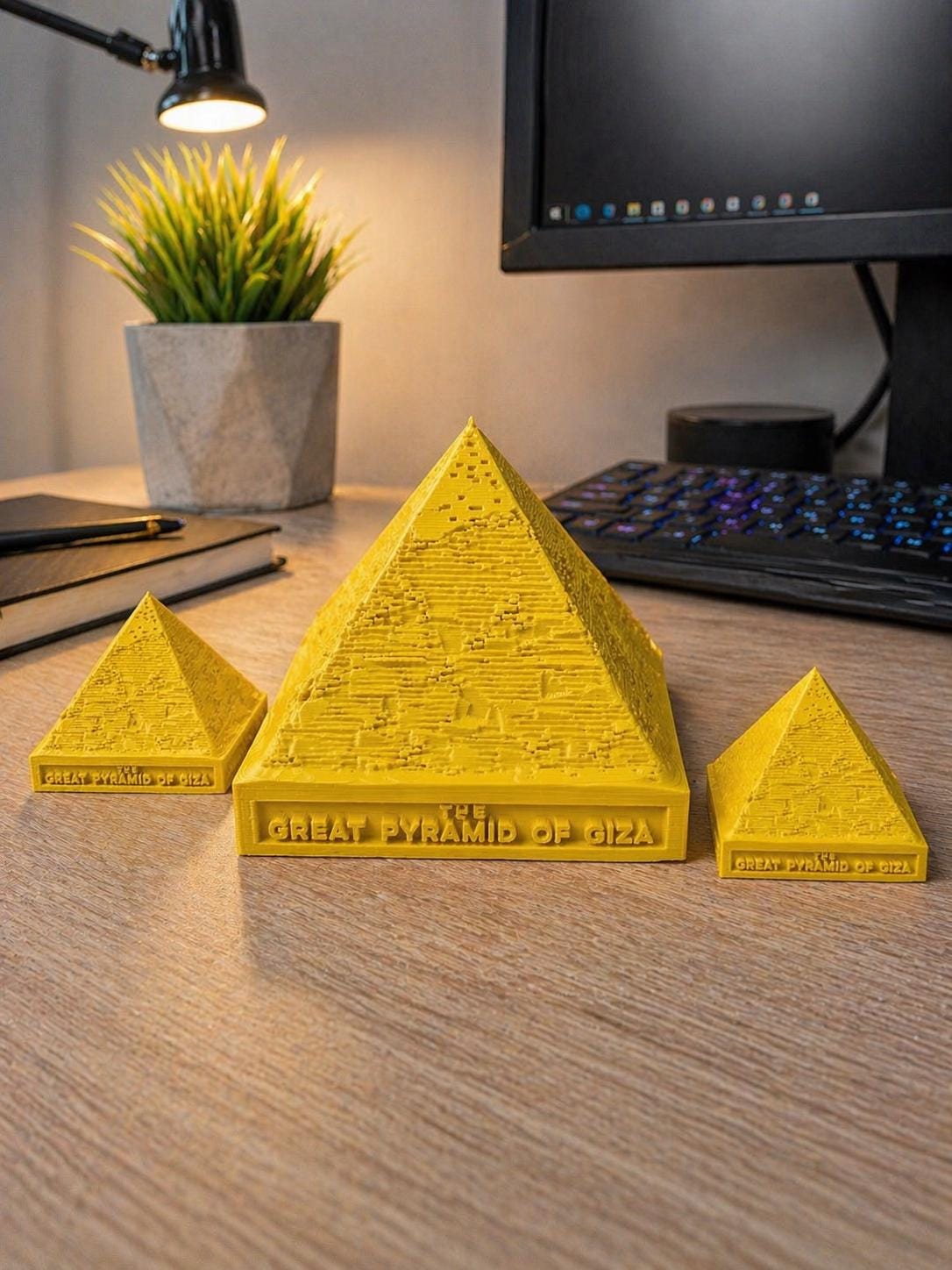 Pyramid of Giza Sculpture