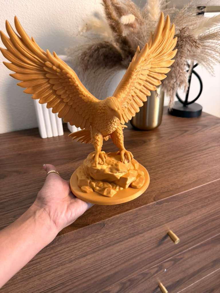 Majestic Eagle Statue