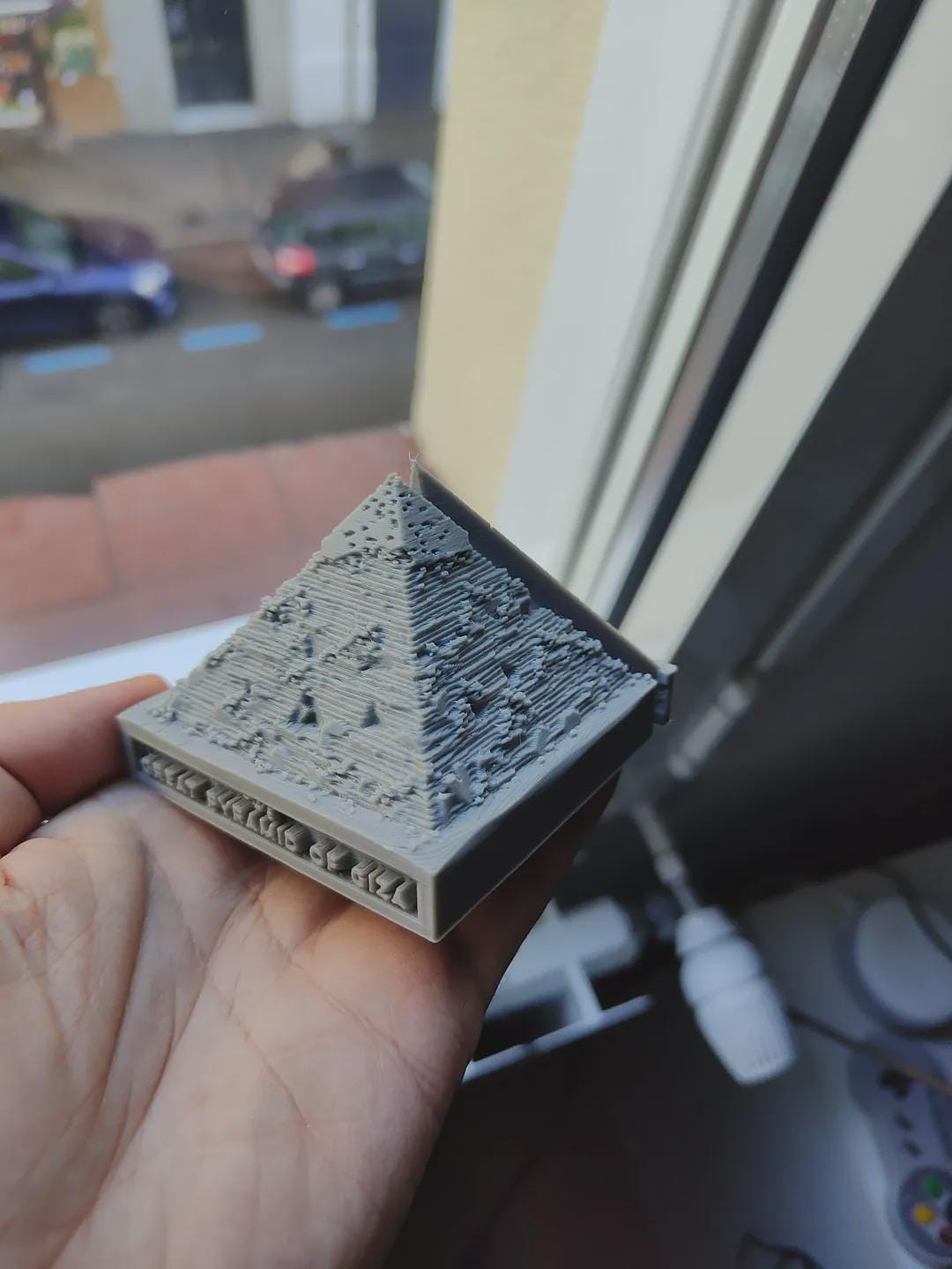 Pyramid of Giza Sculpture