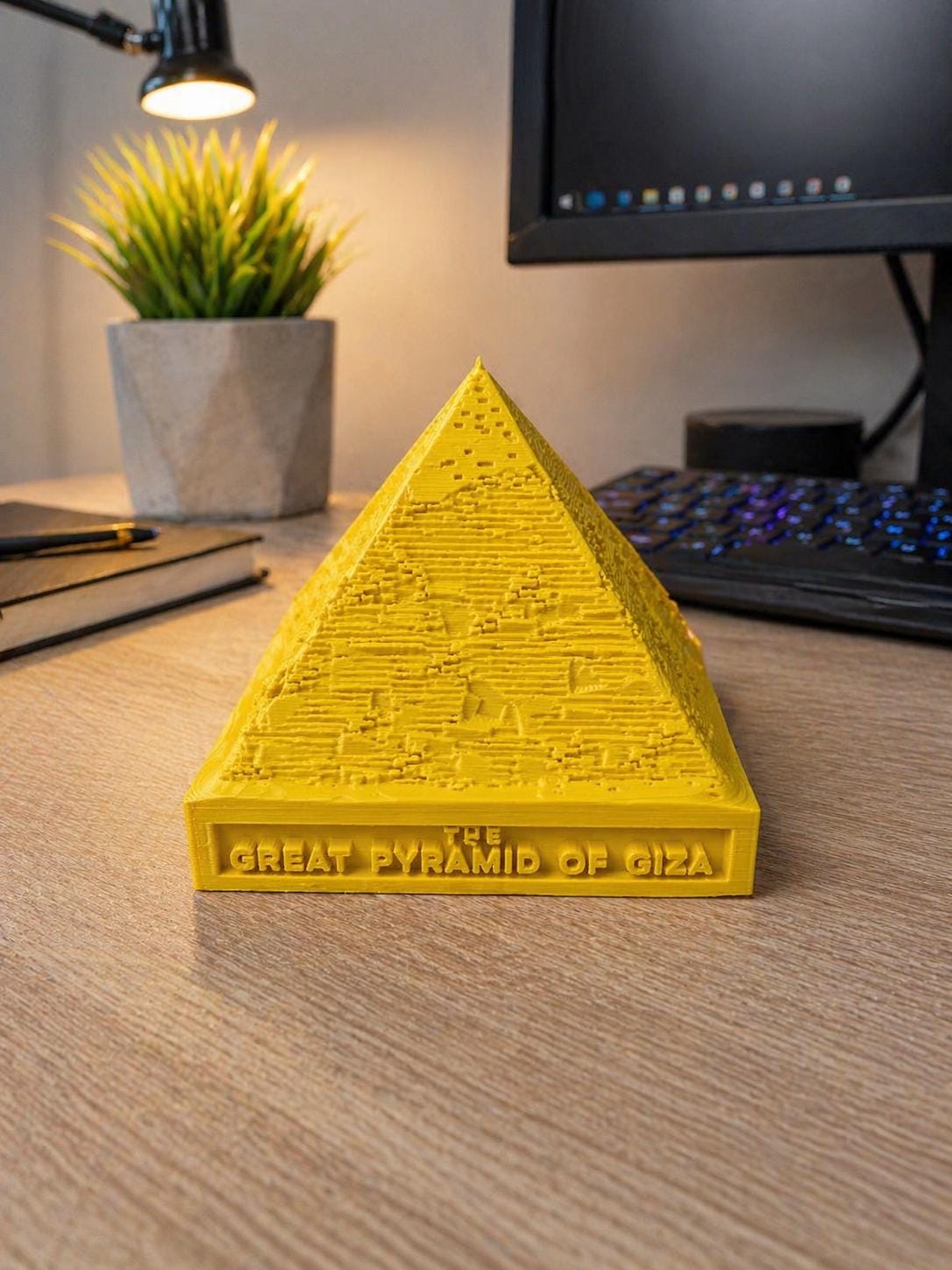 Pyramid of Giza Sculpture