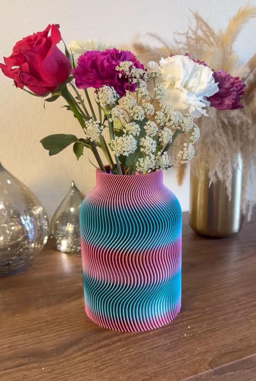 Hypnotic Wavy Vase