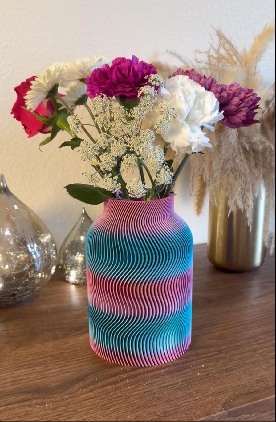 Hypnotic Wavy Vase