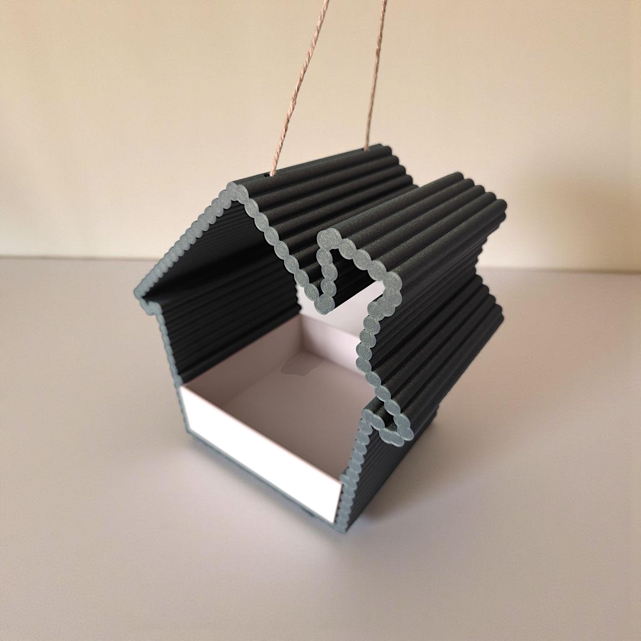 Ribbed Bird Feeder