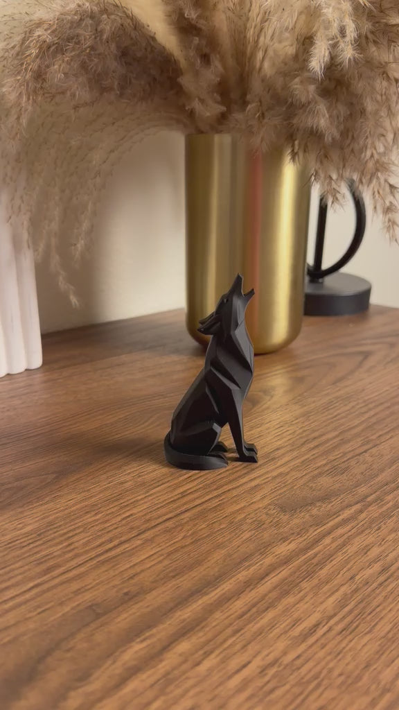3D Printed Howling Wolf Sculpture