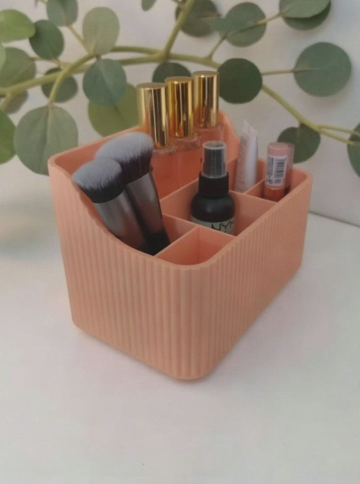 Ribbed Makeup Organizer